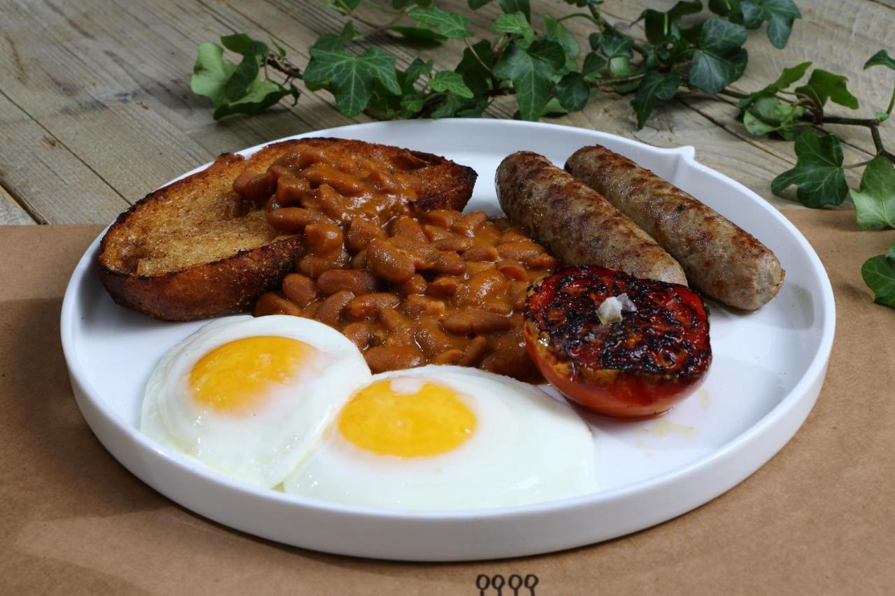 Shirvan Hotel City Yard Dschidda Exterior foto English breakfast