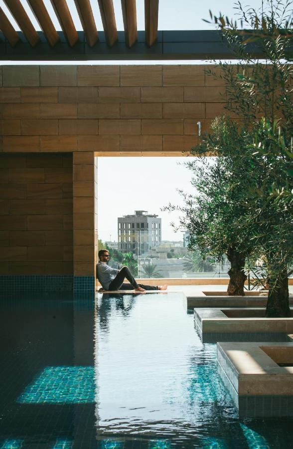 Shirvan Hotel City Yard Dschidda Exterior foto The pool at the hotel