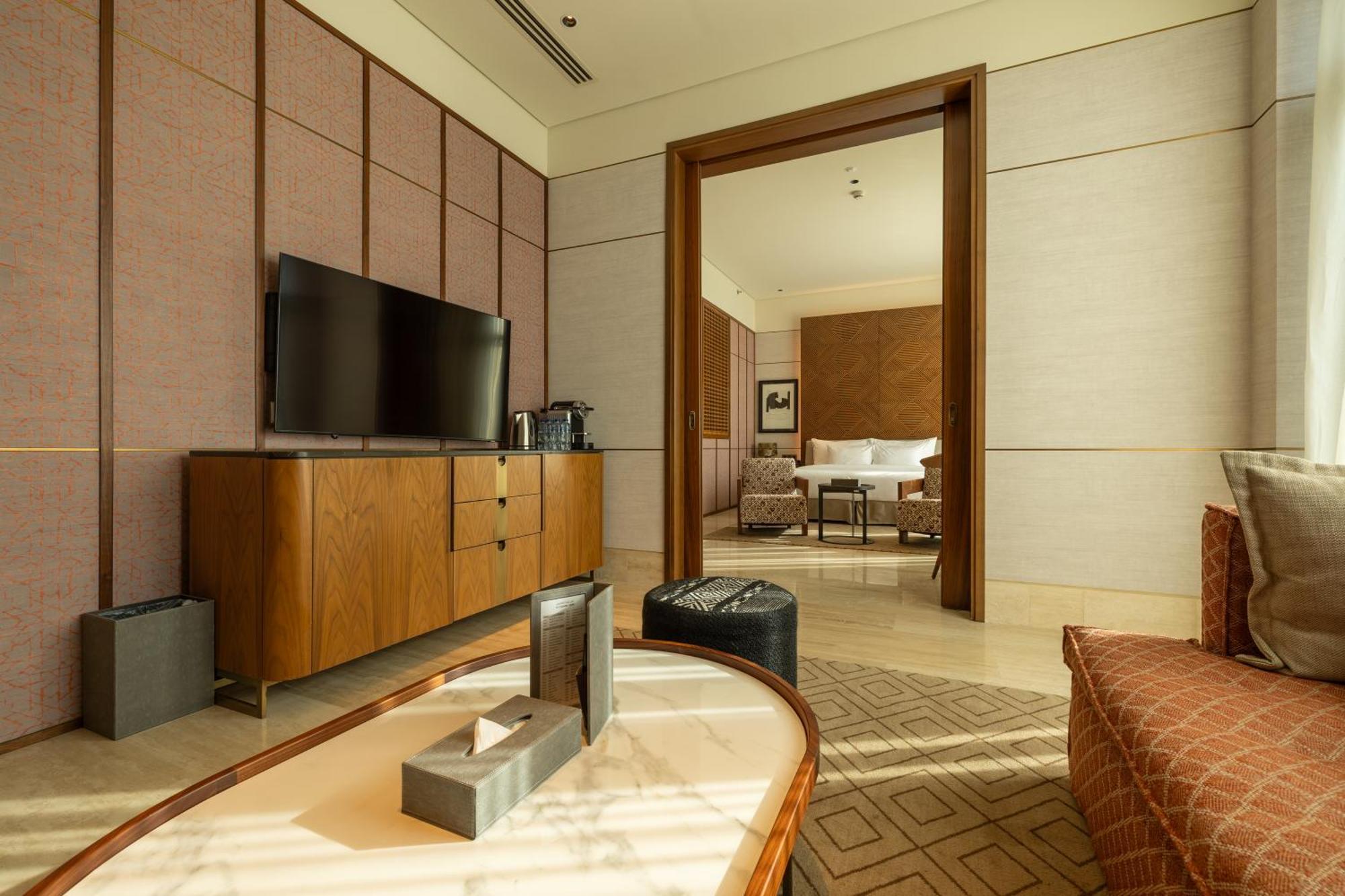 Shirvan Hotel City Yard Dschidda Exterior foto A suite at the Ritz-Carlton, Dubai
